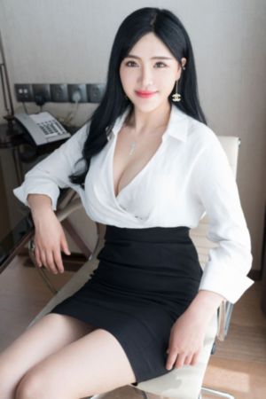 欧美背部半背纹身女_720电影完整版在线观看